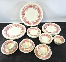 VTGE Wedgwood Bramble Pink Shell Edge Dinnerware Plates Bowls+ SOLD BY THE PIECE