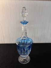 Carafe à vin modèle Tommy overlay bleu en cristal de Saint Louis