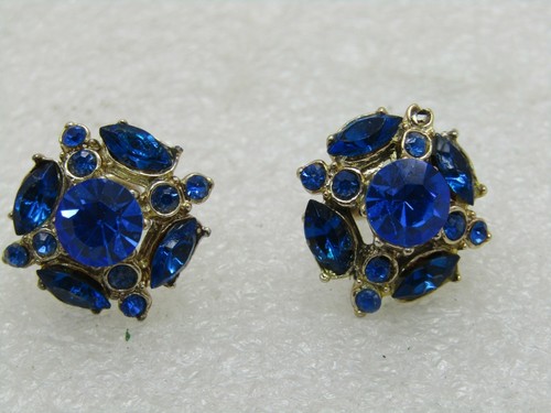Vintage Blue Rhinestone Tiered Earrings, Screw Back, Gold Tone, 3/4" - Picture 2 of 5