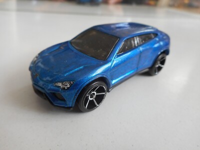 Hotwheels Lamborghini Urus in blau