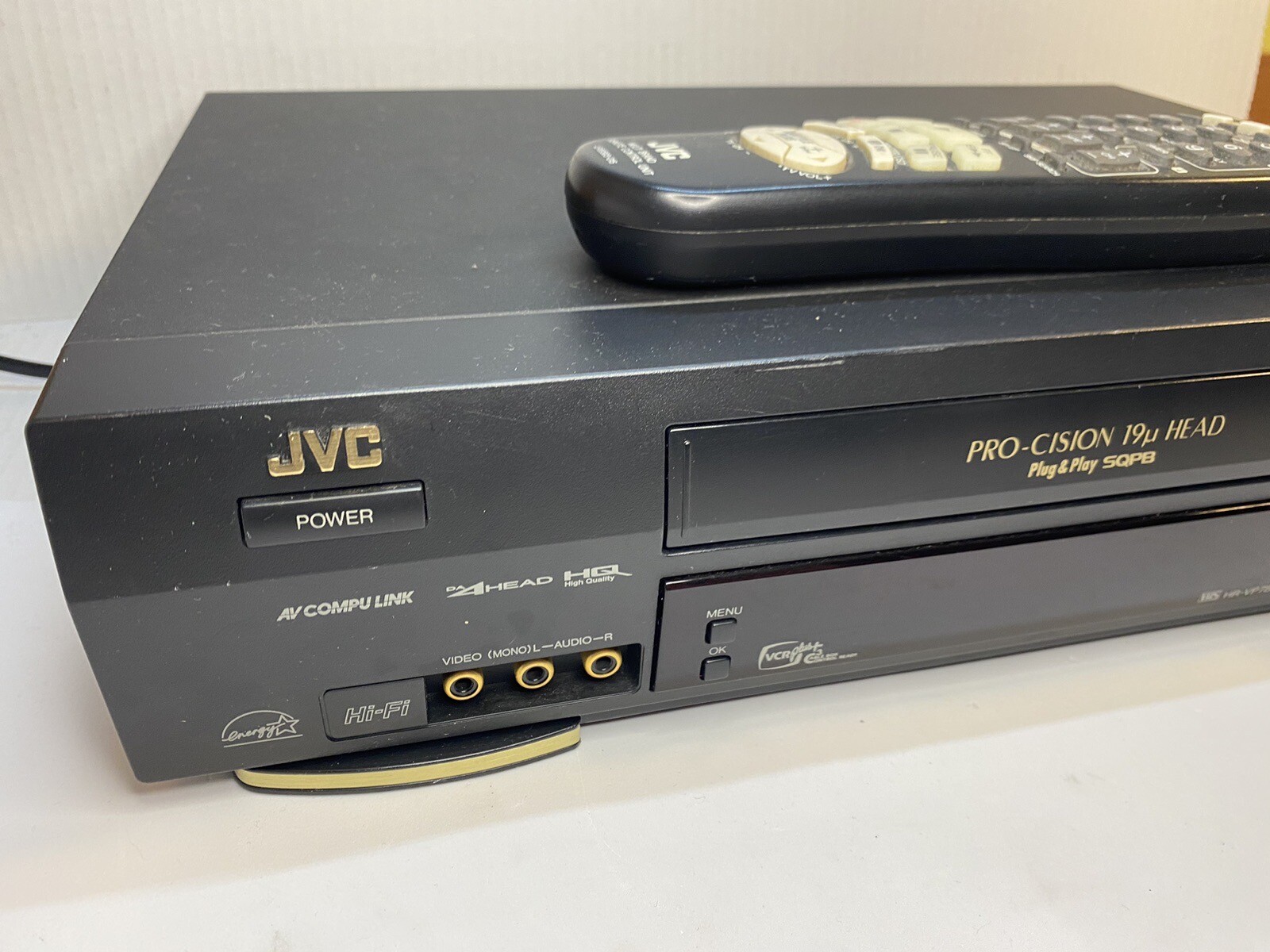JVC HRVP680U HIFI PROCISION 19 VCR PLUS PLAYER RECORDER W/ REMOTE