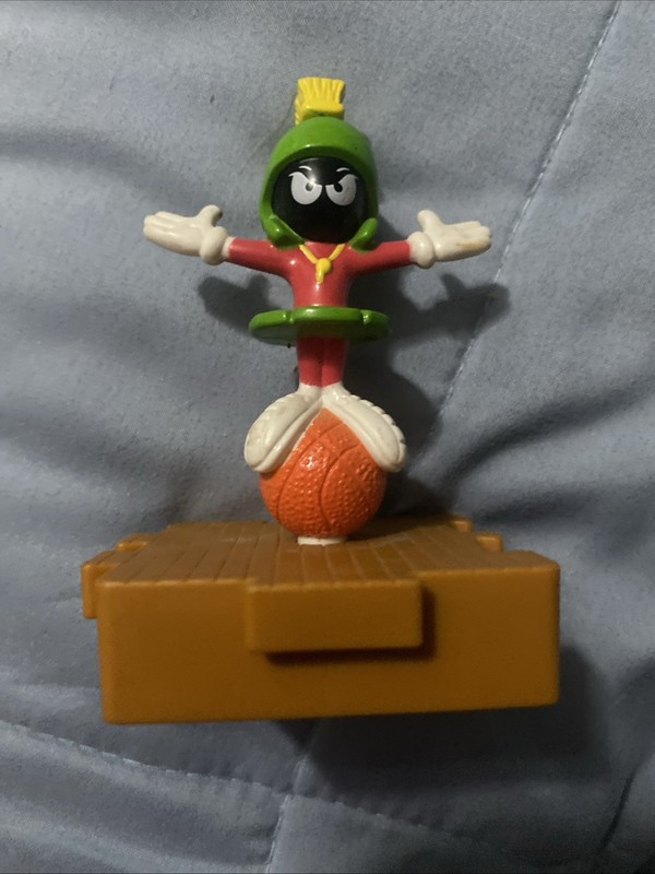 Marvin the Martian Space Jam Court Figure Vintage 1996 McDonalds Happy Meal Toy
