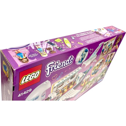 LEGO FRIENDS: Heartlake City Airplane (41429) - Picture 7 of 14