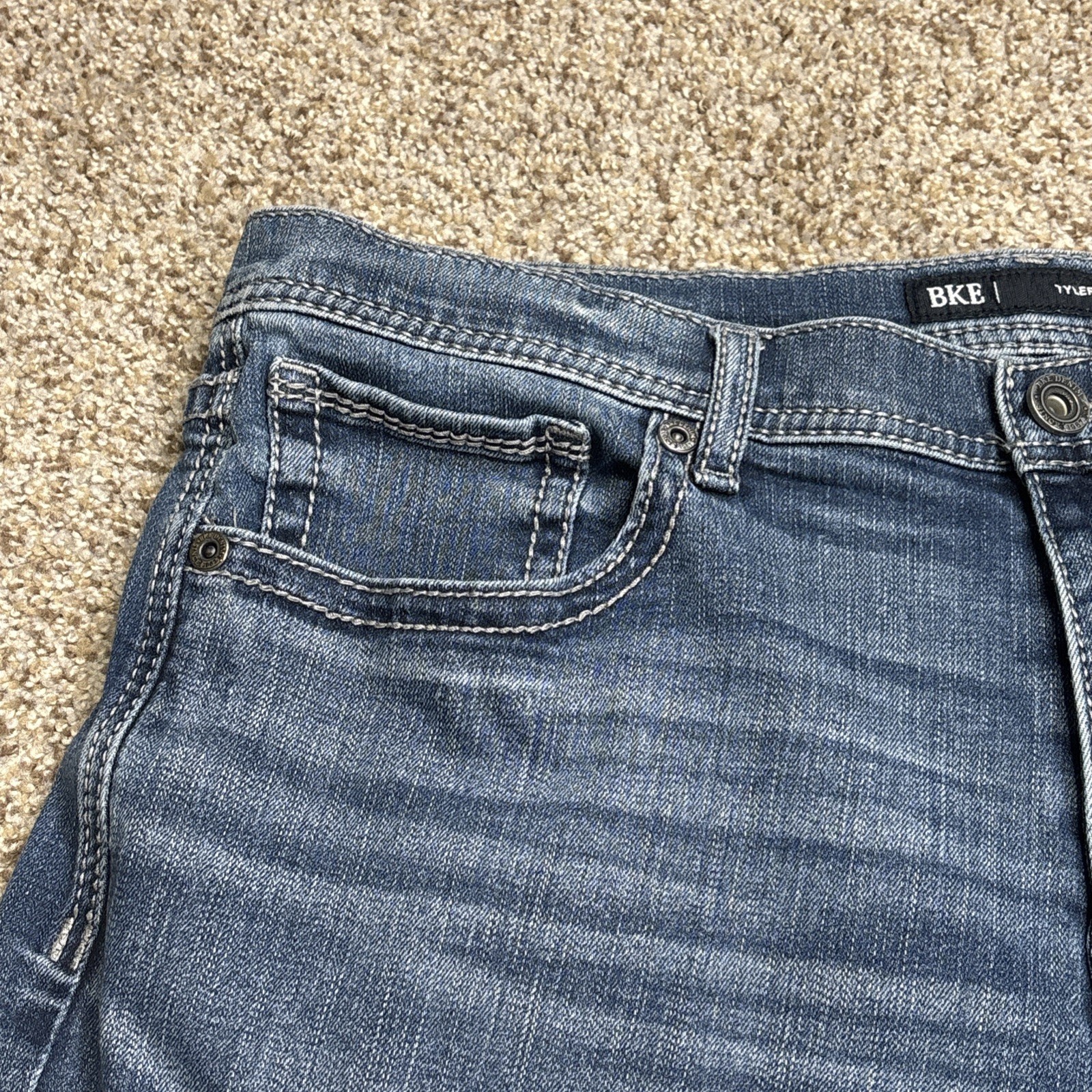 BKE Tyler Denim Jeans Mens 36x30 Fits 37 X 24.5 - View 3