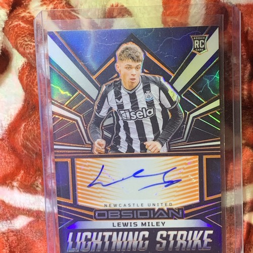 2023-24 Panini Obsidian Lightening Strike Orange /99 Lewis Miley RC Newcastle - Picture 6 of 7