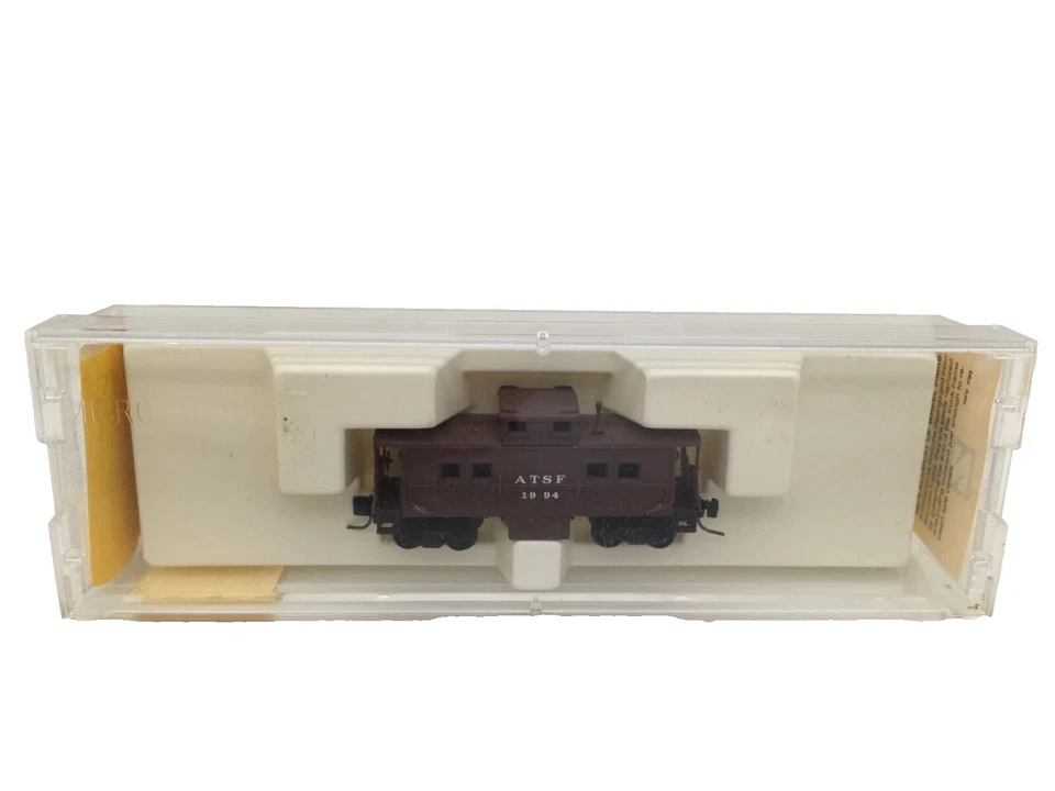 Z Micro-Trains MTL 14712-2 ATSF Caboose #1994 - Image 3 of 4