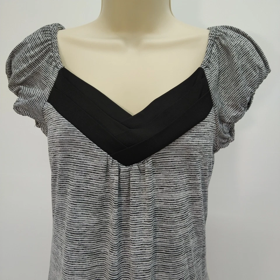 Trixxi Top Mujer Pequeño Blanco Negro Manga Corta Pullover Informal Damas Carrera Foto 2 de 4