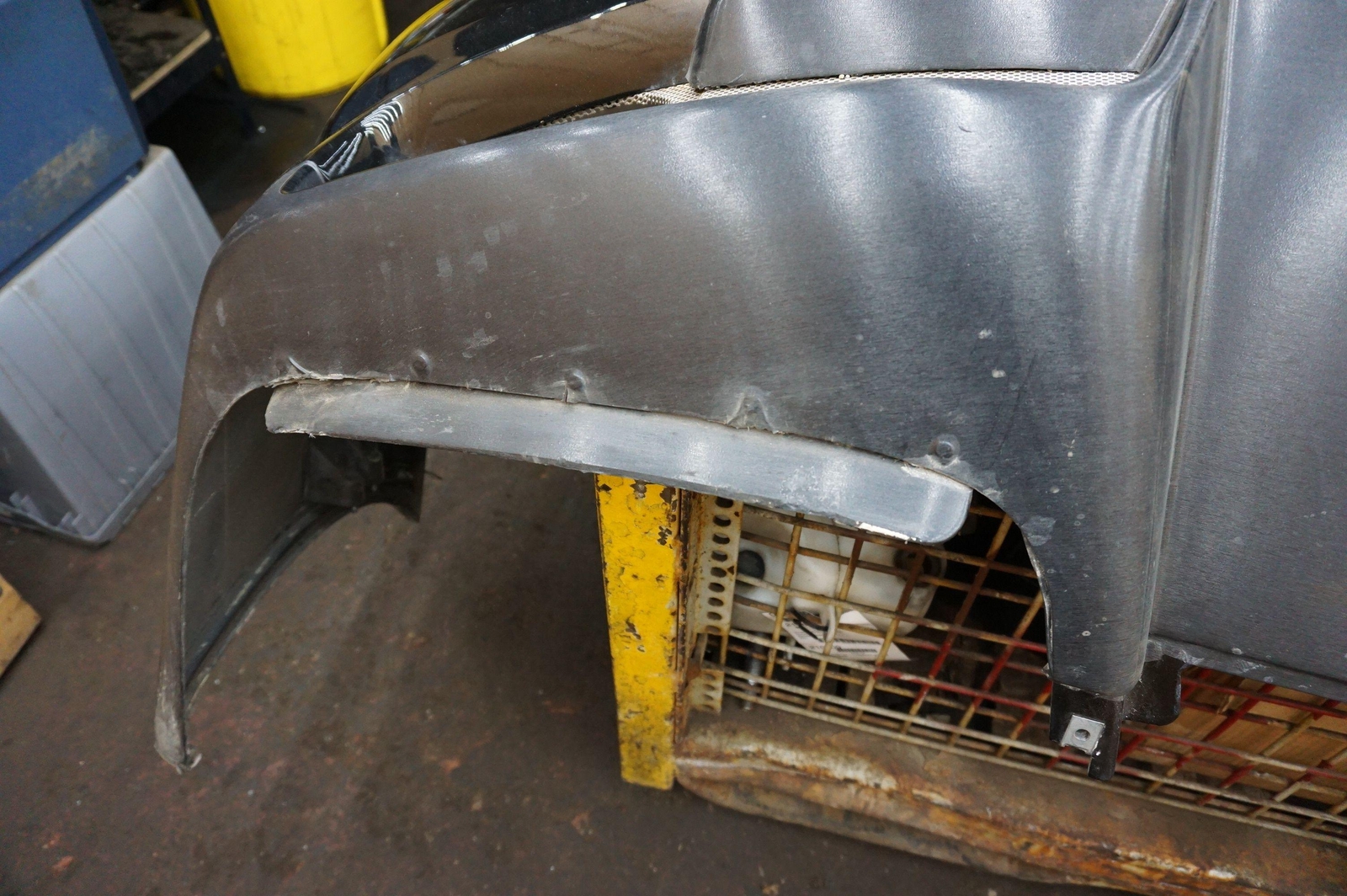 Rear Bumper Park Assist Daytona Black USA 67610910 68965100 68965000 Ferrari 612