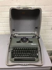 VINTAGE 1961 OLYMPIA SM-3 GREEN PORTABLE TYPEWRITER WITH CASE NICE! thumbnail