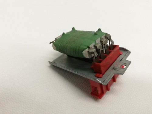 VW Passat 3B Heizungswiderstand Widerstand Vorwiderstand Heizung  8D0959263 (06)