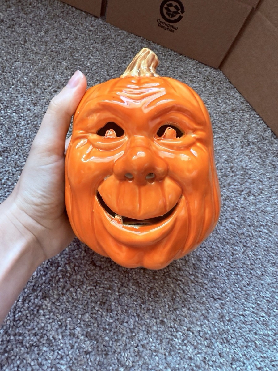 potiron❤︎ EVAN. R JONES / PITTSTON, PA Stoneware Jug w/ Cobalt Floral