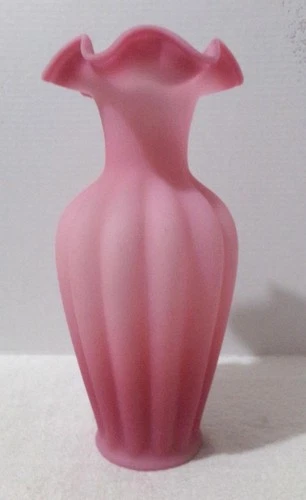 VINTAGE FENTON PINK SATIN OMBRE LARGE CRIMPED TOP MELON VASE-GORGEOUS-LOOK!