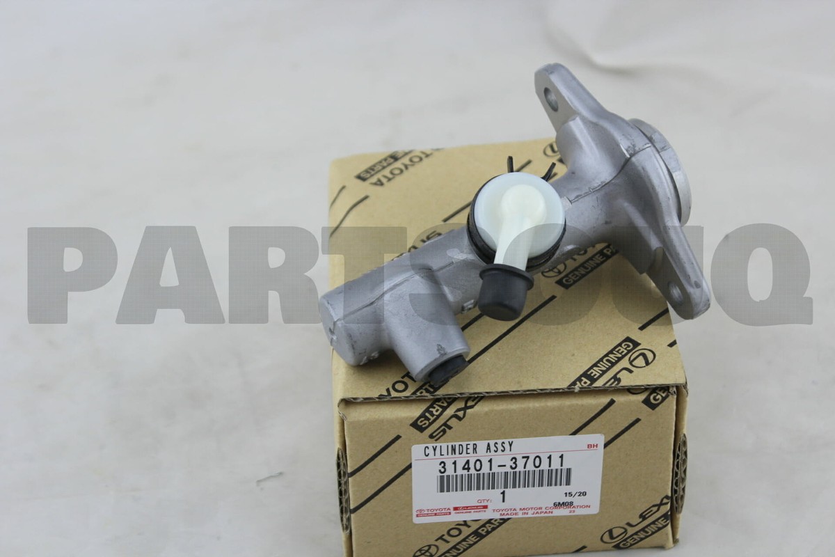 3140137011 Genuine Toyota CYLINDER ASSY, CLUTCH MASTER 31401