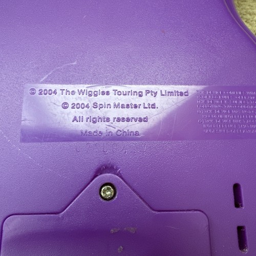 2004 Spin Master The Wiggles Wiggly Giggly Guitar Tested Purple Singing Dancing - Picture 6 of 7