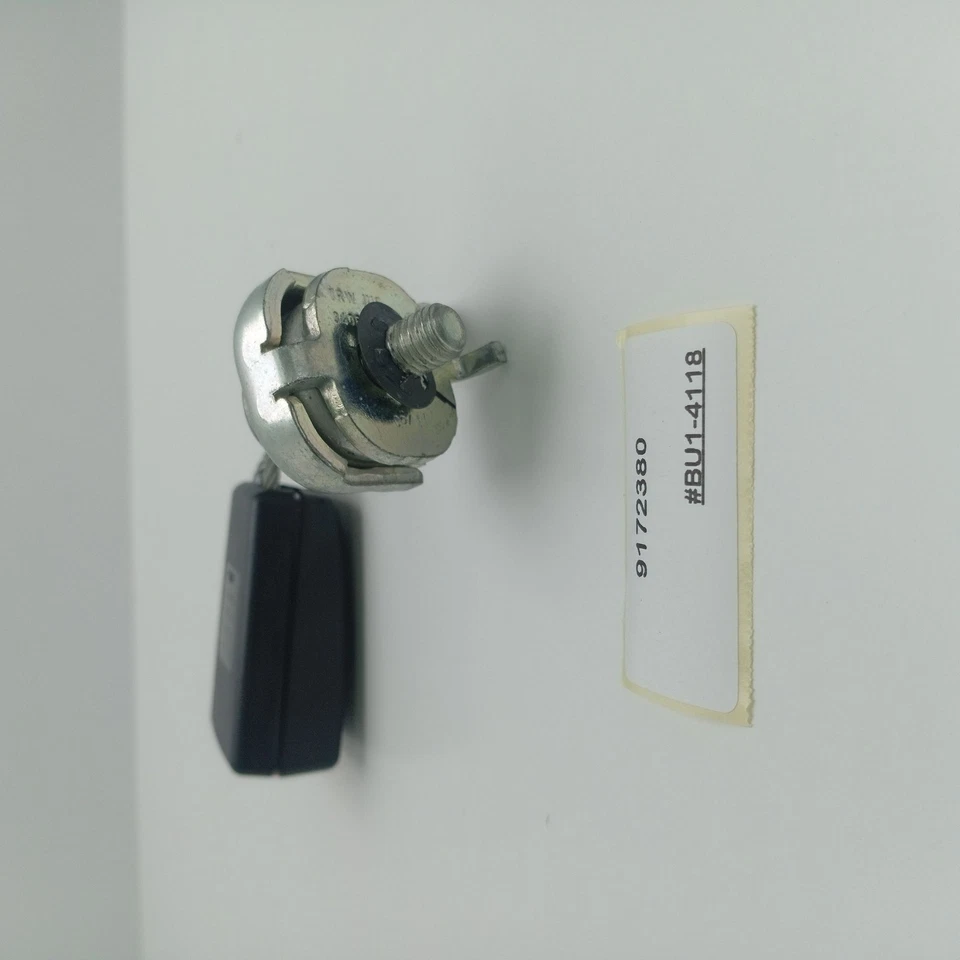 BMW M5 2011-2016 HEBILLA CINTURÓN SEGURIDAD TRASERO DERECHO 9172380 Foto 4 de 4