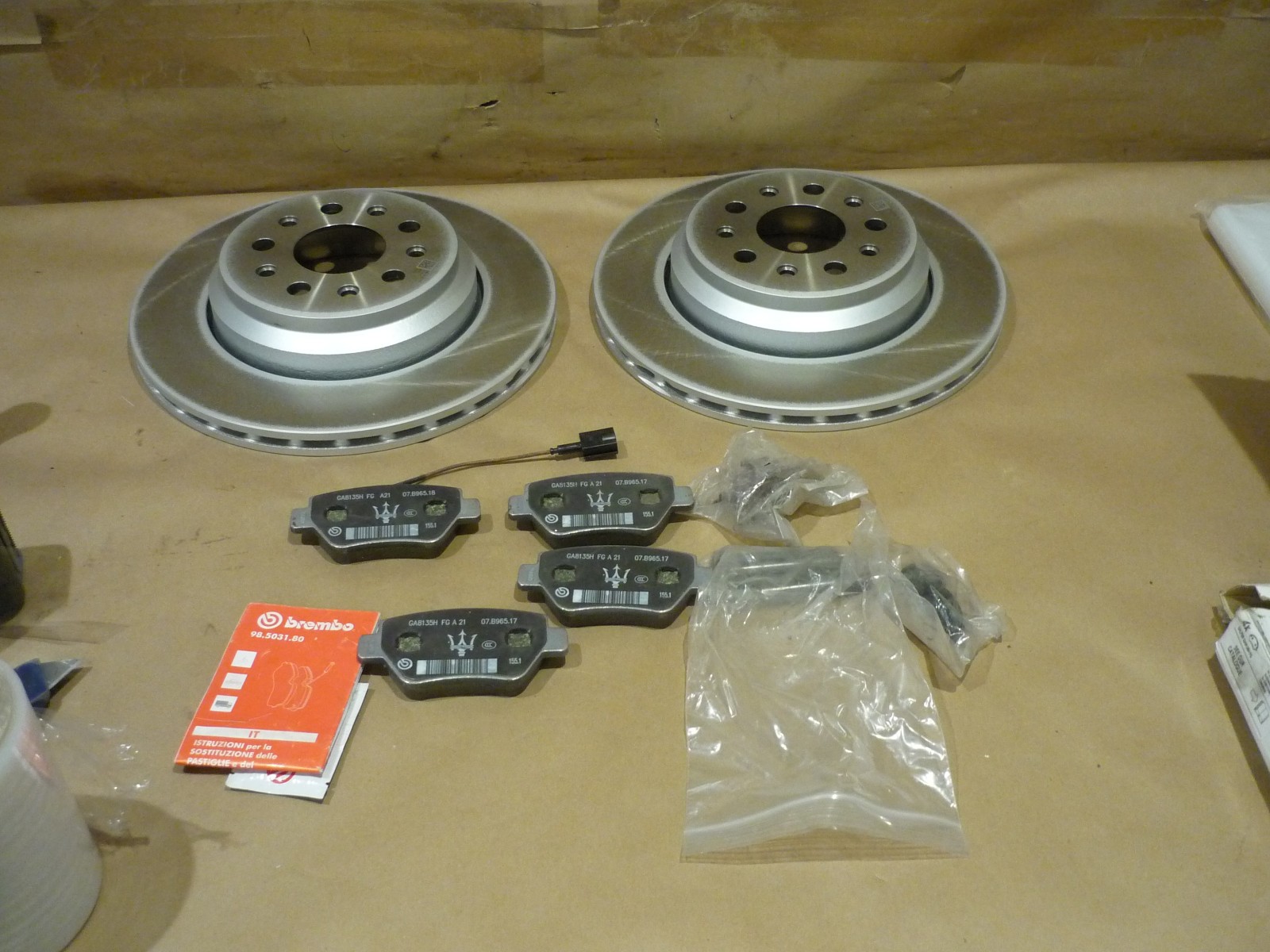 Maserati Ghibli, Quattroporte - Rear Brake Disc Set With Pads -P/N 670030934