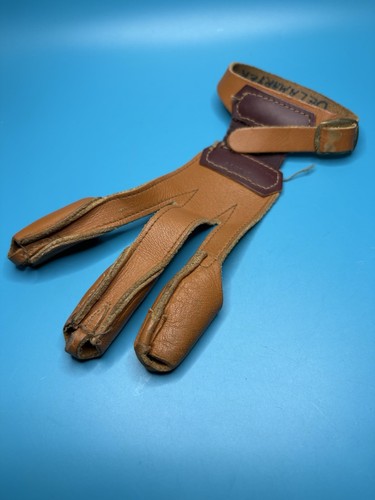 Ben Pearson Traditional Archery 3 Finger Shooting Glove Small
