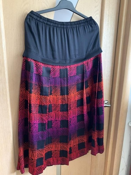 Women Escada Skirt Red Silk 38 / M / 46