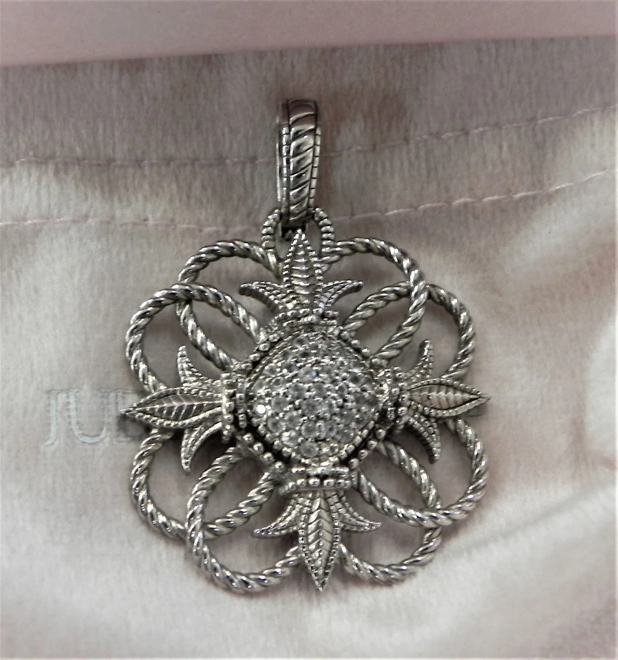 Colgante potenciador de diamantes y plata de ley 925 Judith Ripka JR $400 Foto 4 de 4