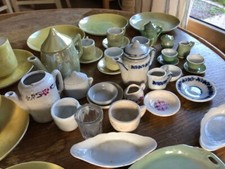 Lot Dînette ancienne cafetières tasses assiettes dépareillé