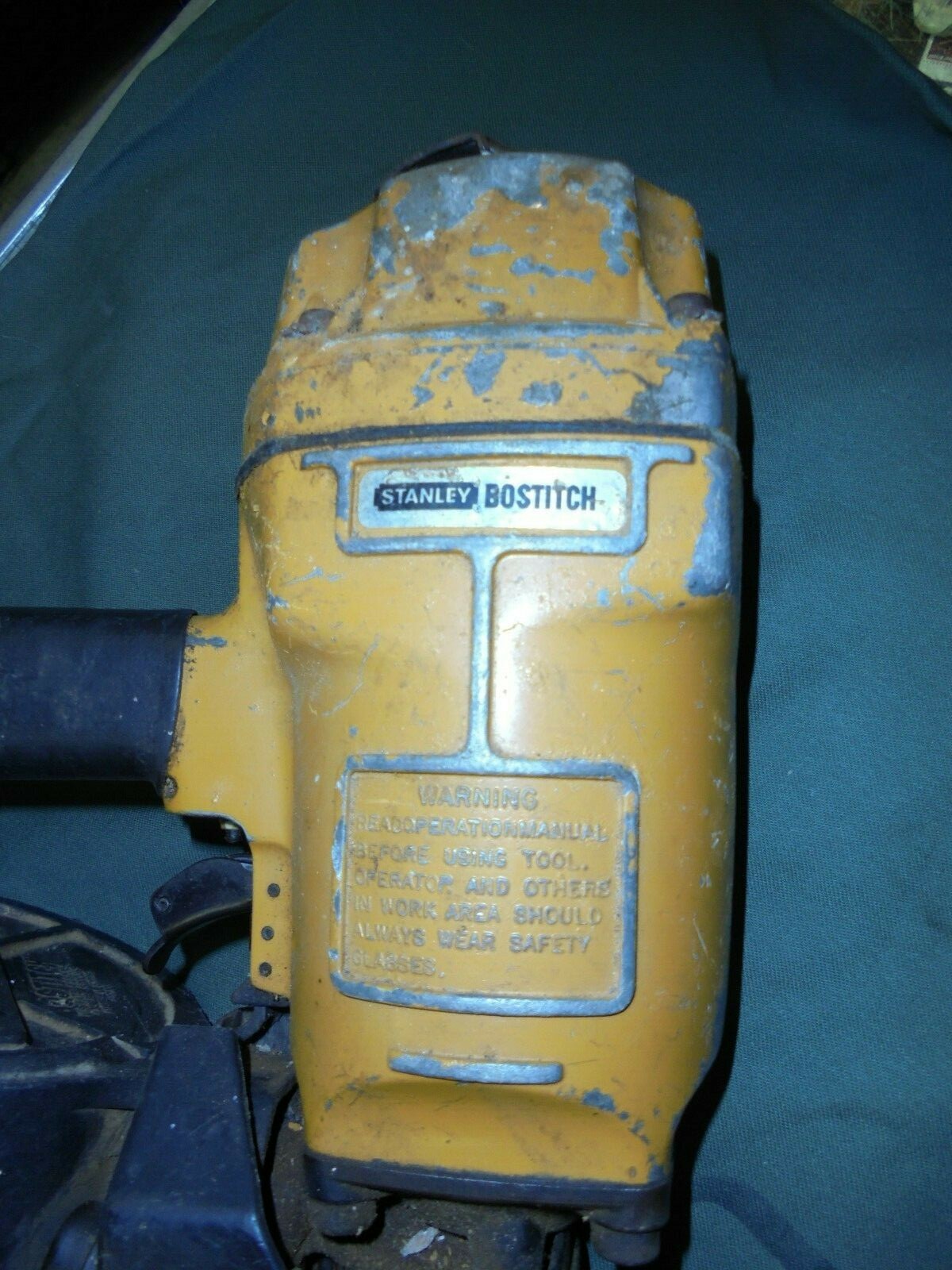 STANLEY BOSTITCH  ROOFING NAIL GUN    N80