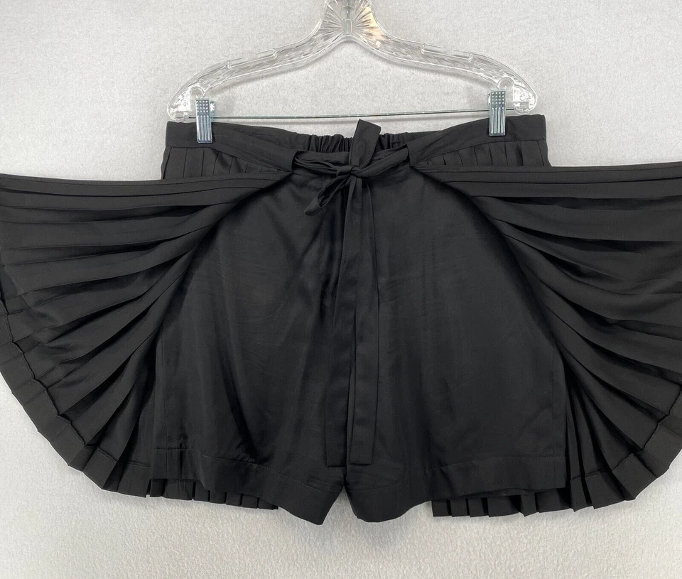 BALENCIAGA PARIS шорты женщин 38 шелк стороне плиссированные мини черный Италия - Изображение 2 из 4