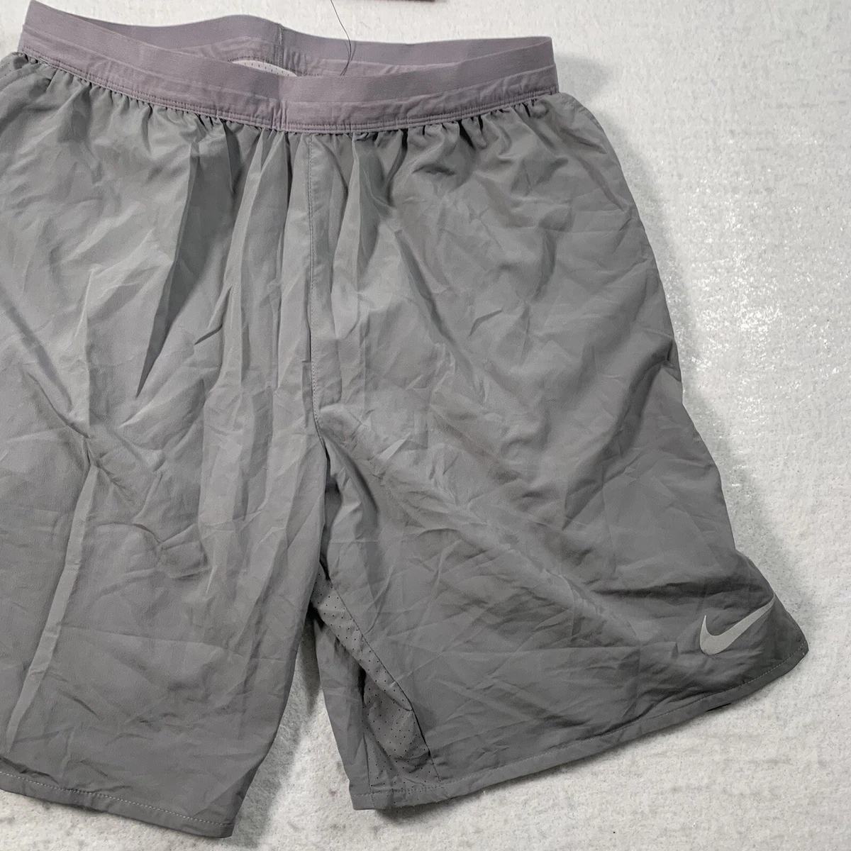Nike reflective trim best sale shorts