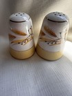 Vintage Ceramic Salt And Pepper Shakers/wheat Pattern Farm House Kitchen — photo 1