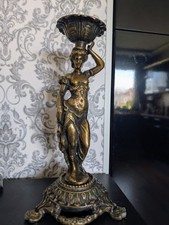 Bronzestatuette 1960-1970. Massive Mädchen m...