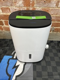 Meaco Two 12l Low Energy Dehumidifier Air Purifier Used Has Power Scuffs 0175