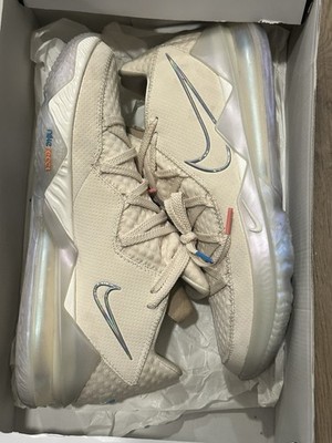 Nike Lebron 17 Low LIGHT CREAM/SAIL SIZE 11.5 Mens