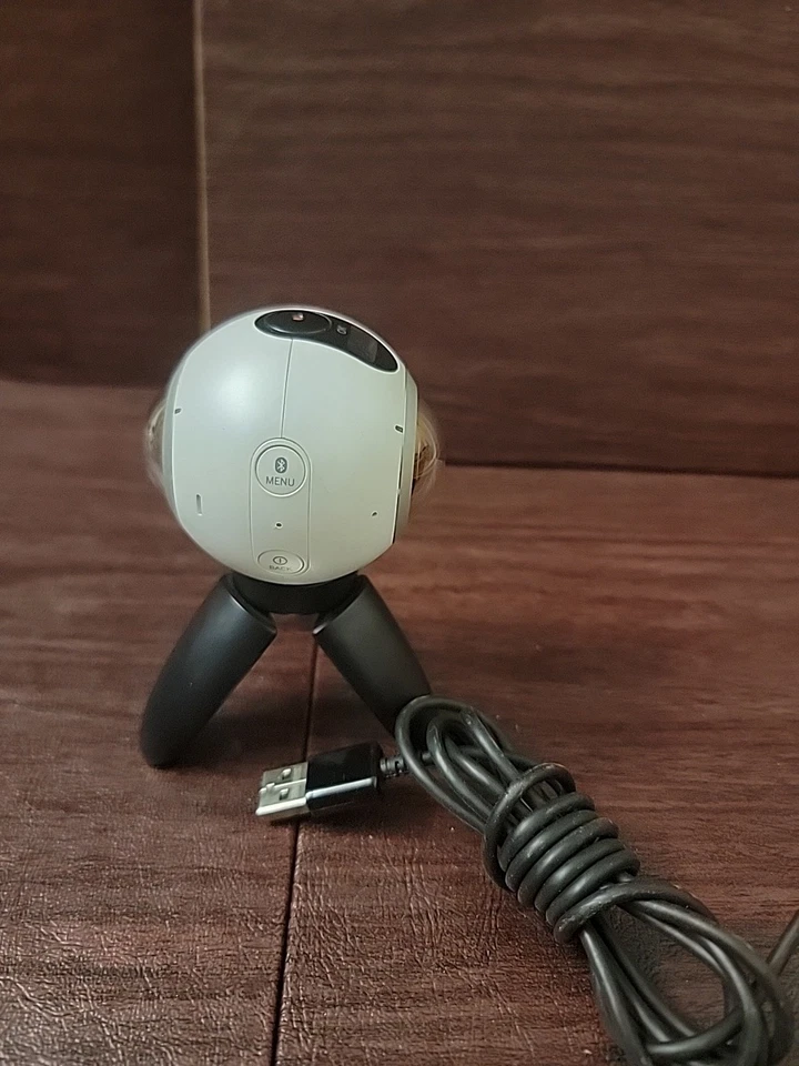 Samsung Gear 360 Degree Camera SM-C200 White Tested Working / With Battery - Image 2 of 4