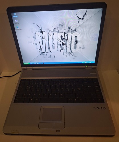 Sony Vaio PCG 9P8M Notebook   15'' Display  ( 1695 )