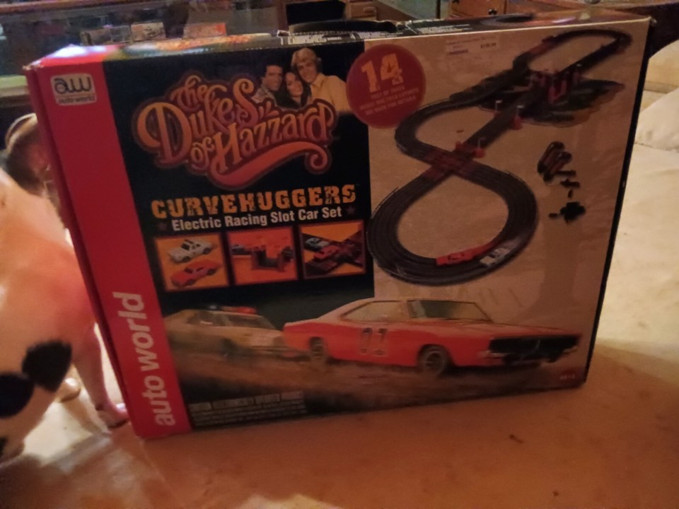 Auto World Dukes Of Hazzard Curve Huggers Slot Car SetOriginal Owner