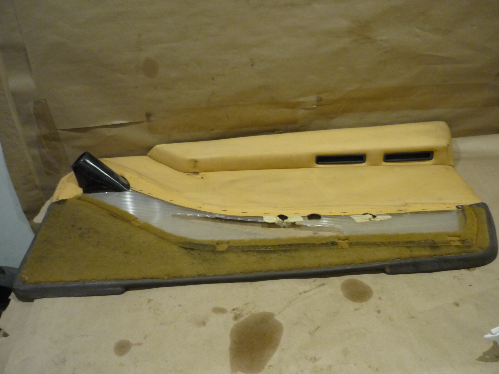 Ferrari Testarossa. RH Interior Door Panel. Beige -  Part# 61502000