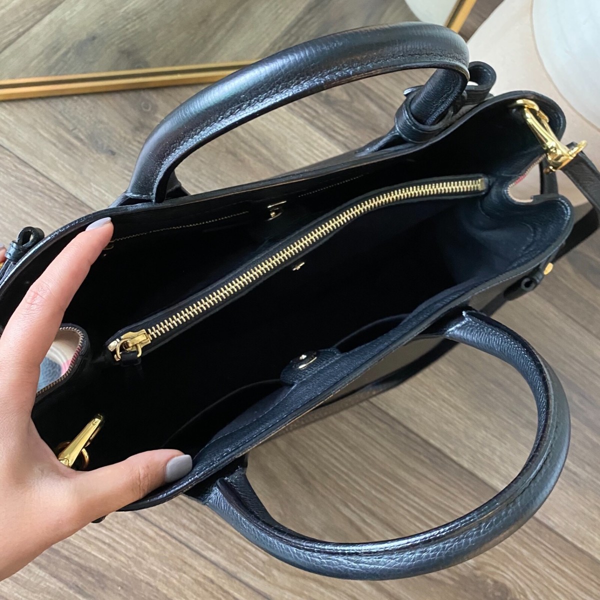 VIP【関税送料無料】希少 BURBERRY BLACK LEATHER SHOULDER BAG Burberry Black Leather Women's Shoulder Bag 8047013 | THE SOLIST