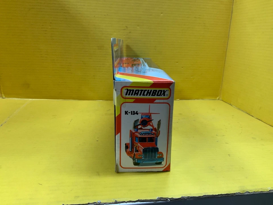 Matchbox K-134 Peterbilt Fire Spotter Plane Transporter - Image 4 of 4