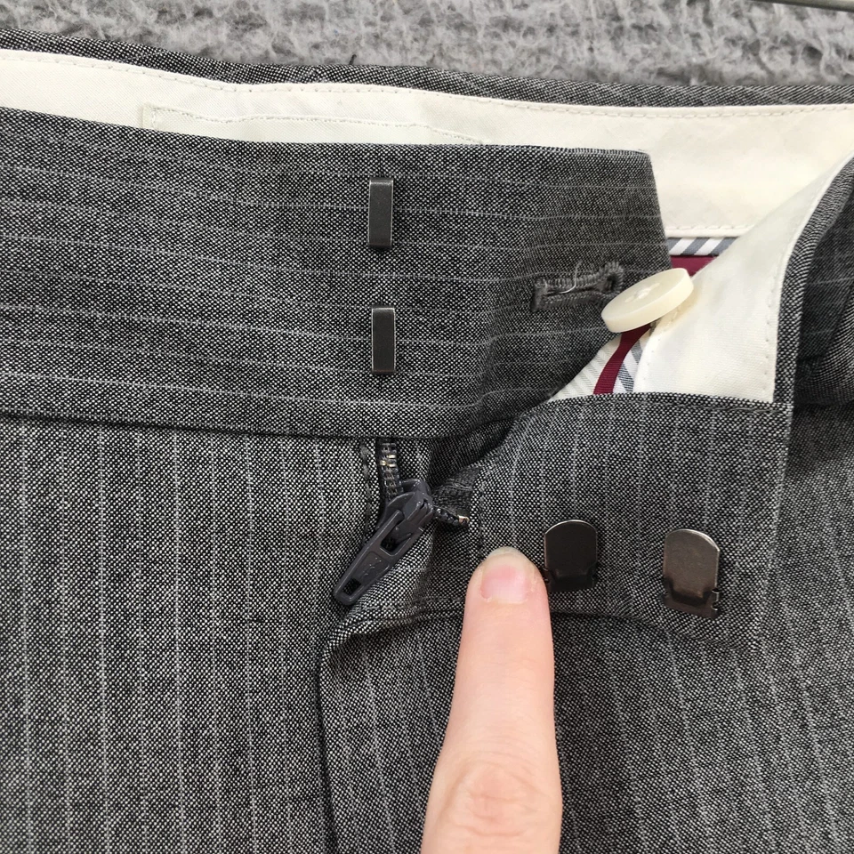 Banana Republic The Logan Fit Dress Pants Womens 2S (actual 30x31) Gray Mid Rise - Image 3 of 4