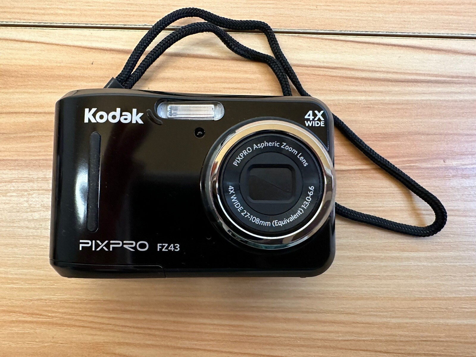 Kodak Pixpro FZ43 Digital Camera 16MP 4X Zoom 2.7” LCD Screen 720P HD