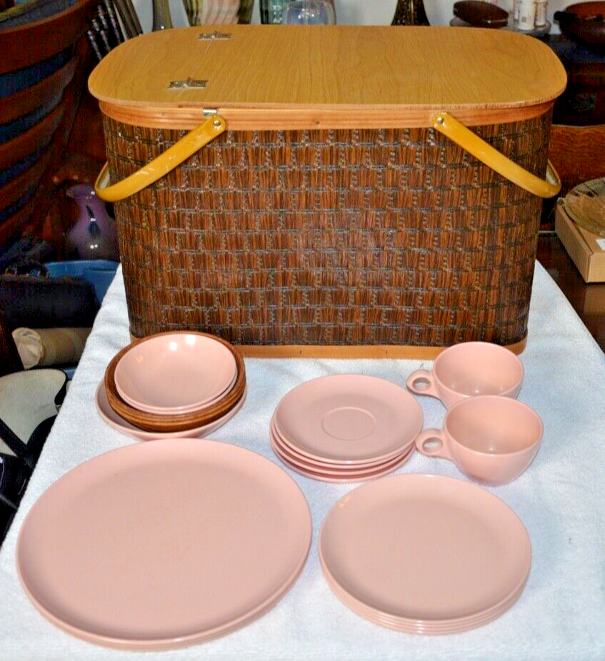 Vintage Hawkeye by Burlington Basket Co Woven Picnic Basket with Shelf