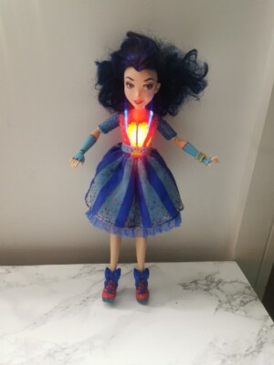 Disney Descendants Neonlichter Feature Evie Isle of the Lost - 11'' Puppe beleuchtet 
