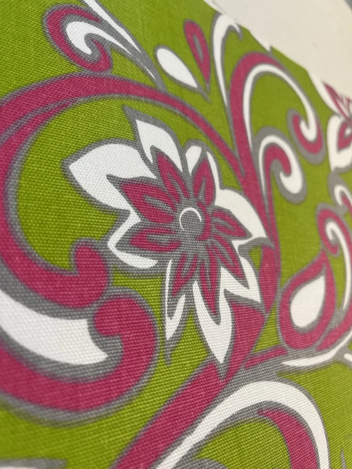 Tecido de lona rosa doce/doce Loni Chartreuse com estampas Premier - Imagem 2 de 4
