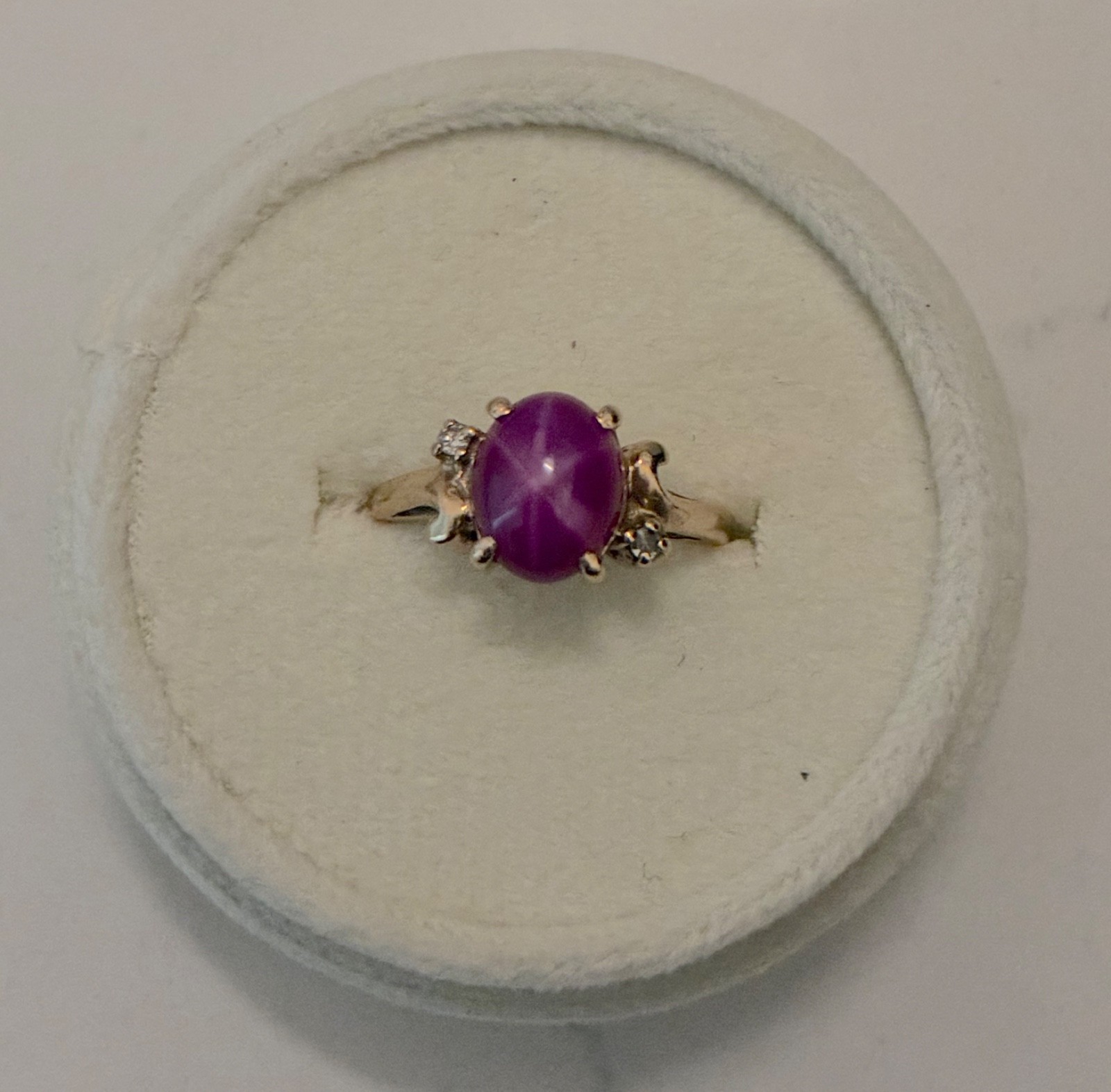 Beautiful Cabochon Starfire Ruby and Diamond Ring… - image 1