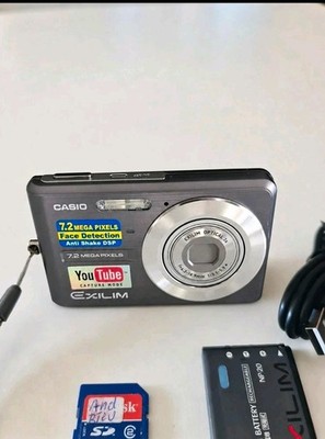 Casio EXILIM EX-Z12 Digitalkamera 7,2 MP 3x Zoom 2,7'' Display Silber
