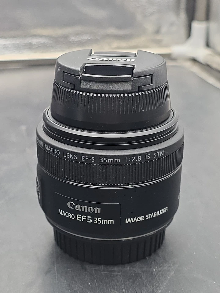 Lente para cámara Canon MACRO EF-S 35 mm F/2,8 IS STM USADA - BUEN ESTADO Foto 2 de 4