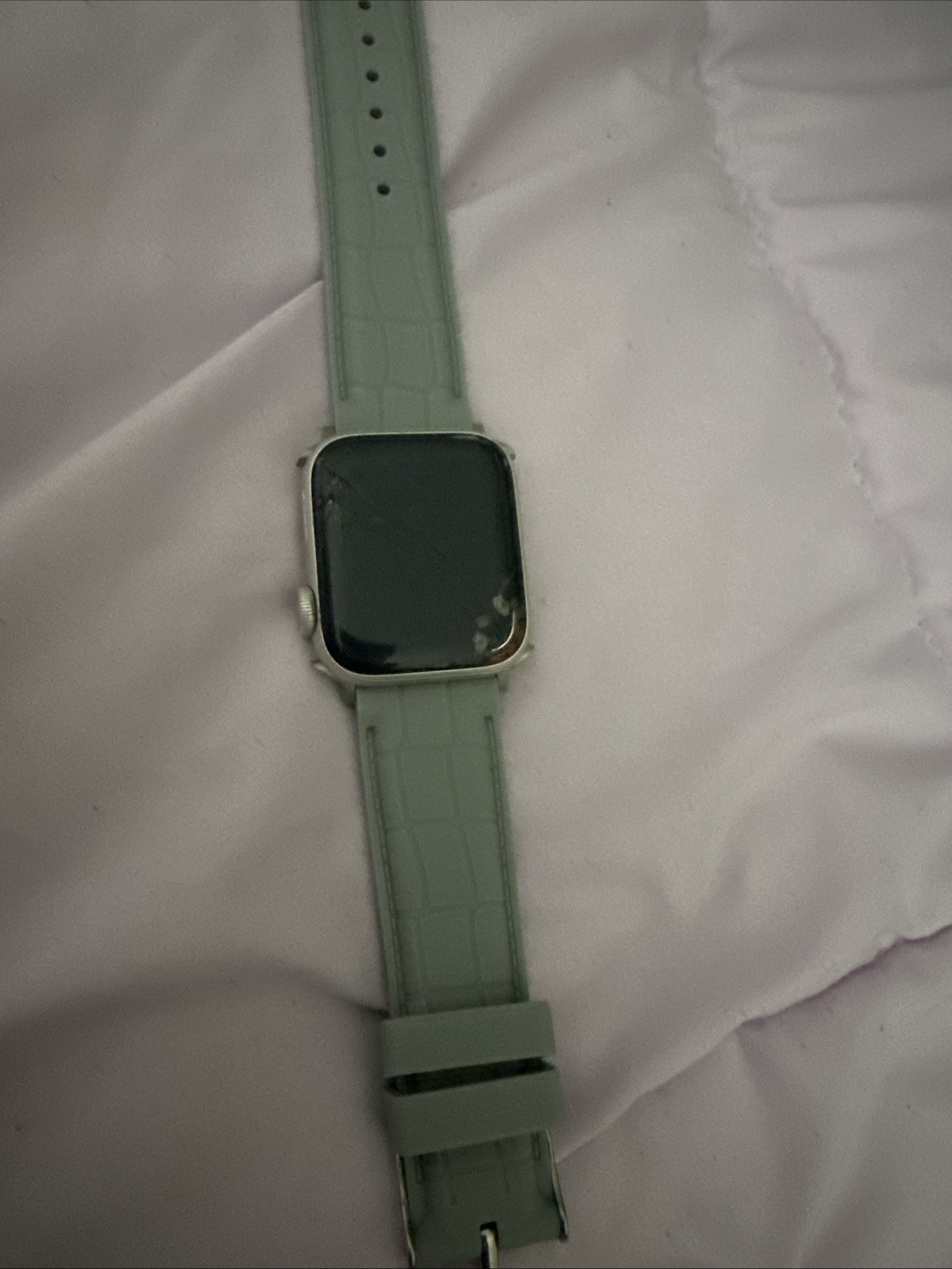Apple Watch SE 40mm Starlight Aluminum GPS Smartwatch with Sport Band S/M (2022 Model)-image