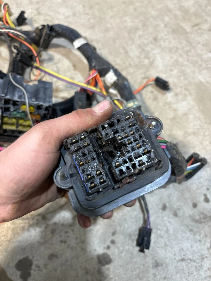 Firebird 1985-1992 transmisión AM CAMARO? CONECTORES DE ARNÉS DE CABLEADO PARA TABLERO AUTOMÁTICO TPI Foto 3 de 4