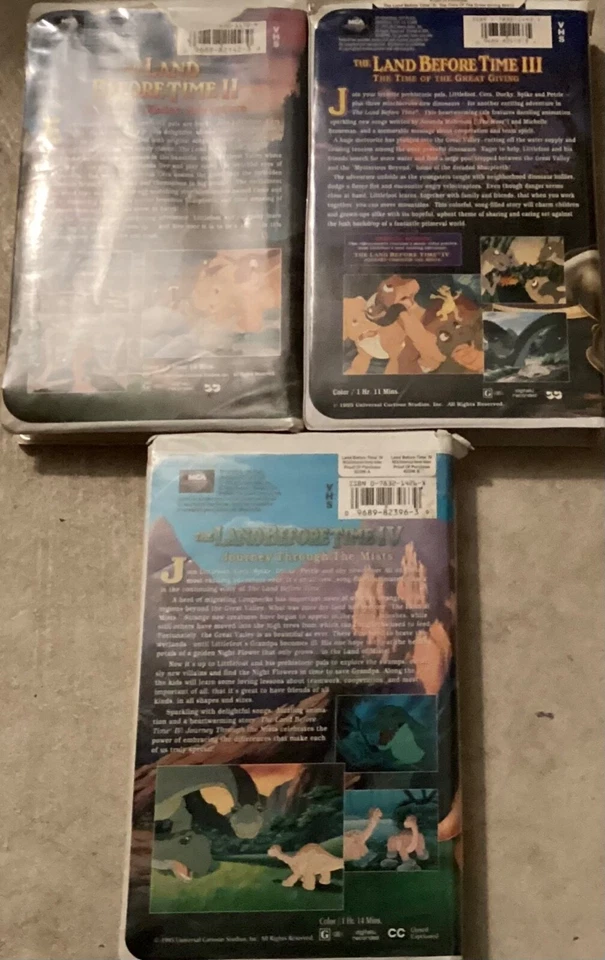 The Land Before Time VHS Set; Lot Of 3; Great Valley, Giving & Mists ACCEPTABLE! Foto 2 de 4