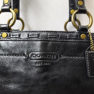 Coach Gallery Black Patent Leather Turn Lock Pocket Doubler Handle