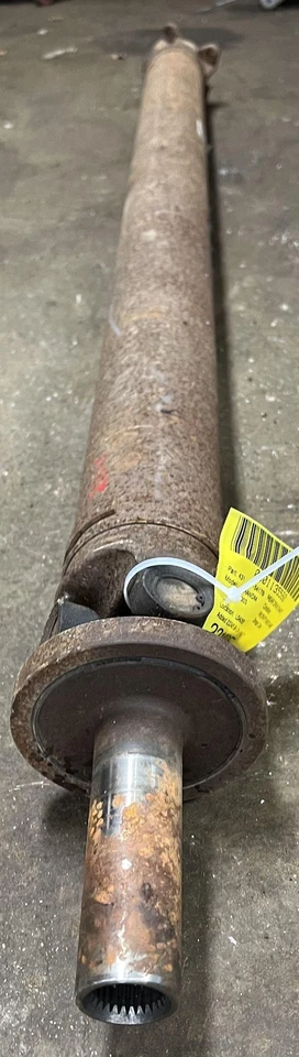 Задний приводной вал винта стальной от оригинального производителя для Ford Crown Victoria 03–11 годов выпуска 5W7Z4602A - Изображение 2 из 4